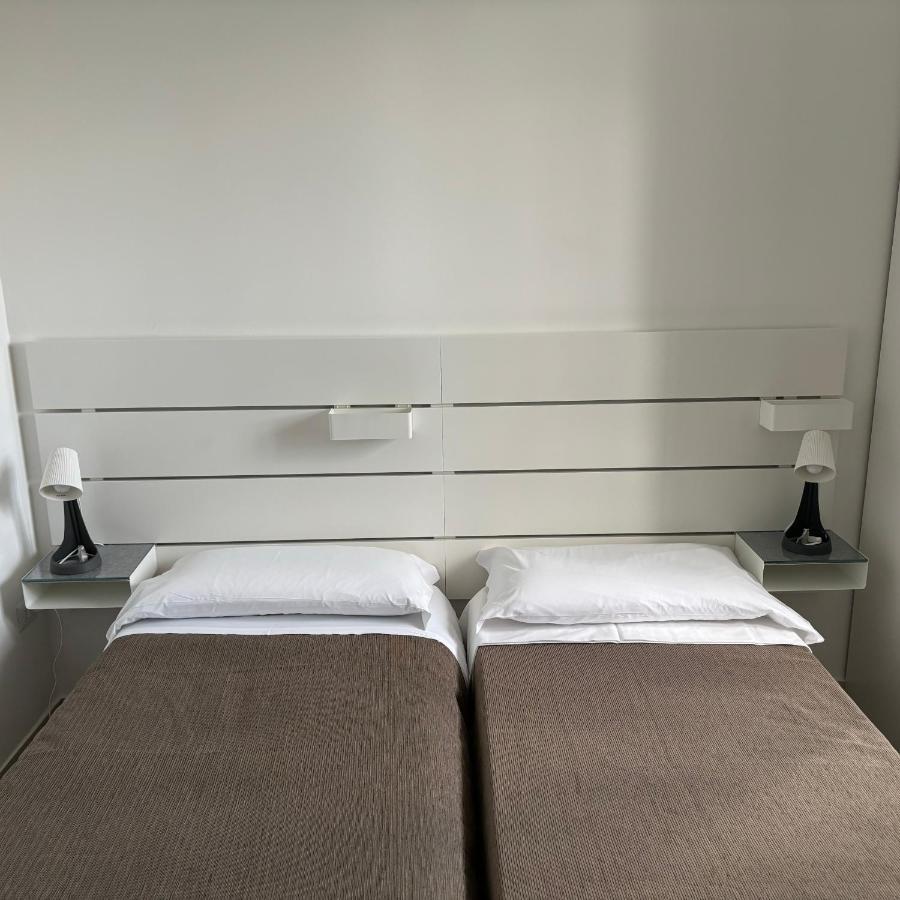 Room & Parking In Centro Citta Con Parcheggio Privato E Wifi 포텐자 외부 사진