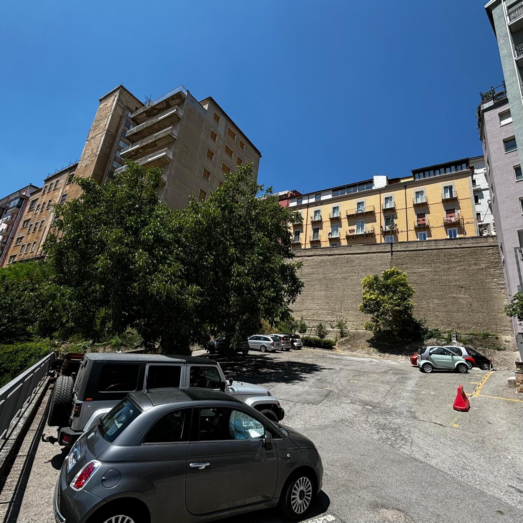 Room & Parking In Centro Citta Con Parcheggio Privato E Wifi 포텐자 외부 사진