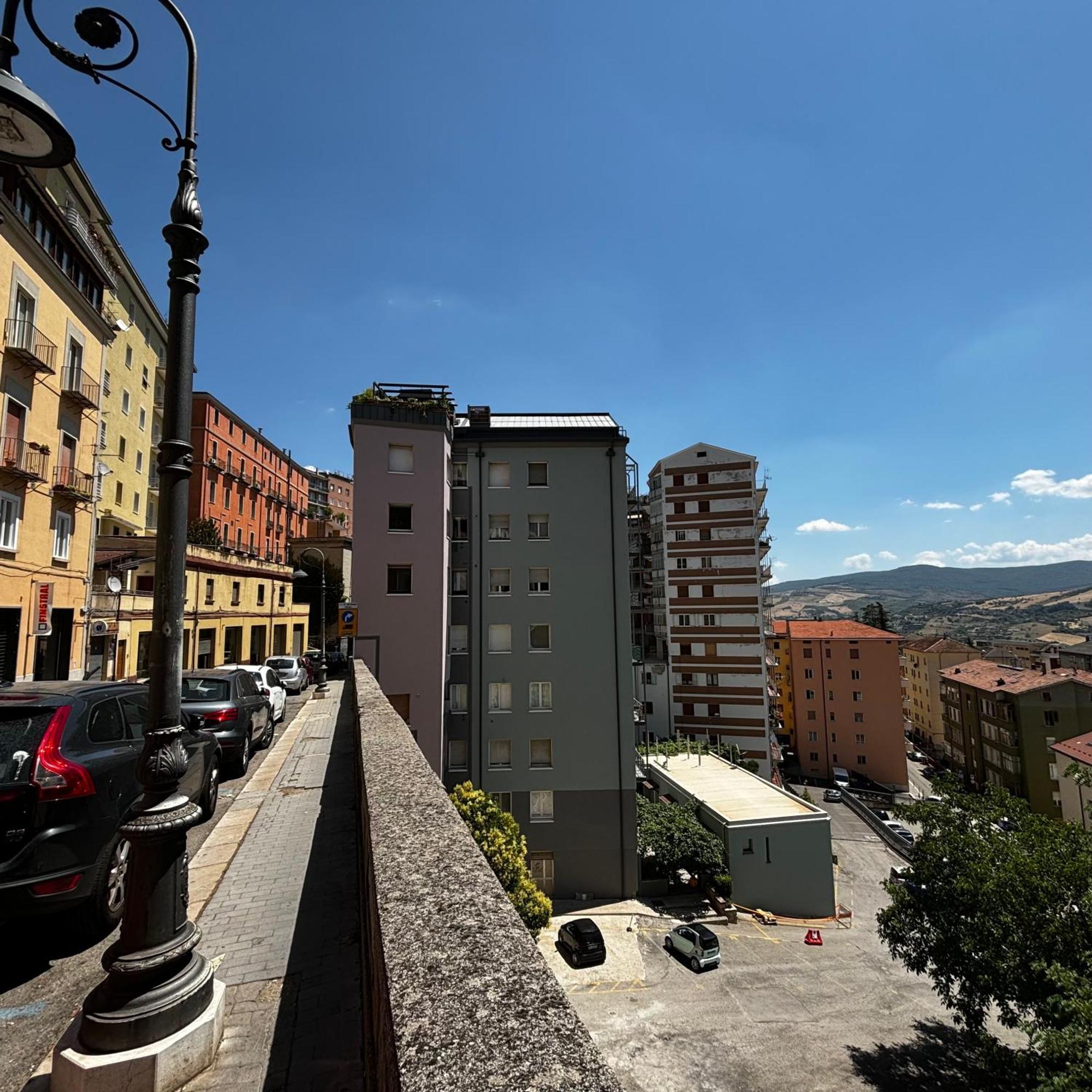Room & Parking In Centro Citta Con Parcheggio Privato E Wifi 포텐자 외부 사진