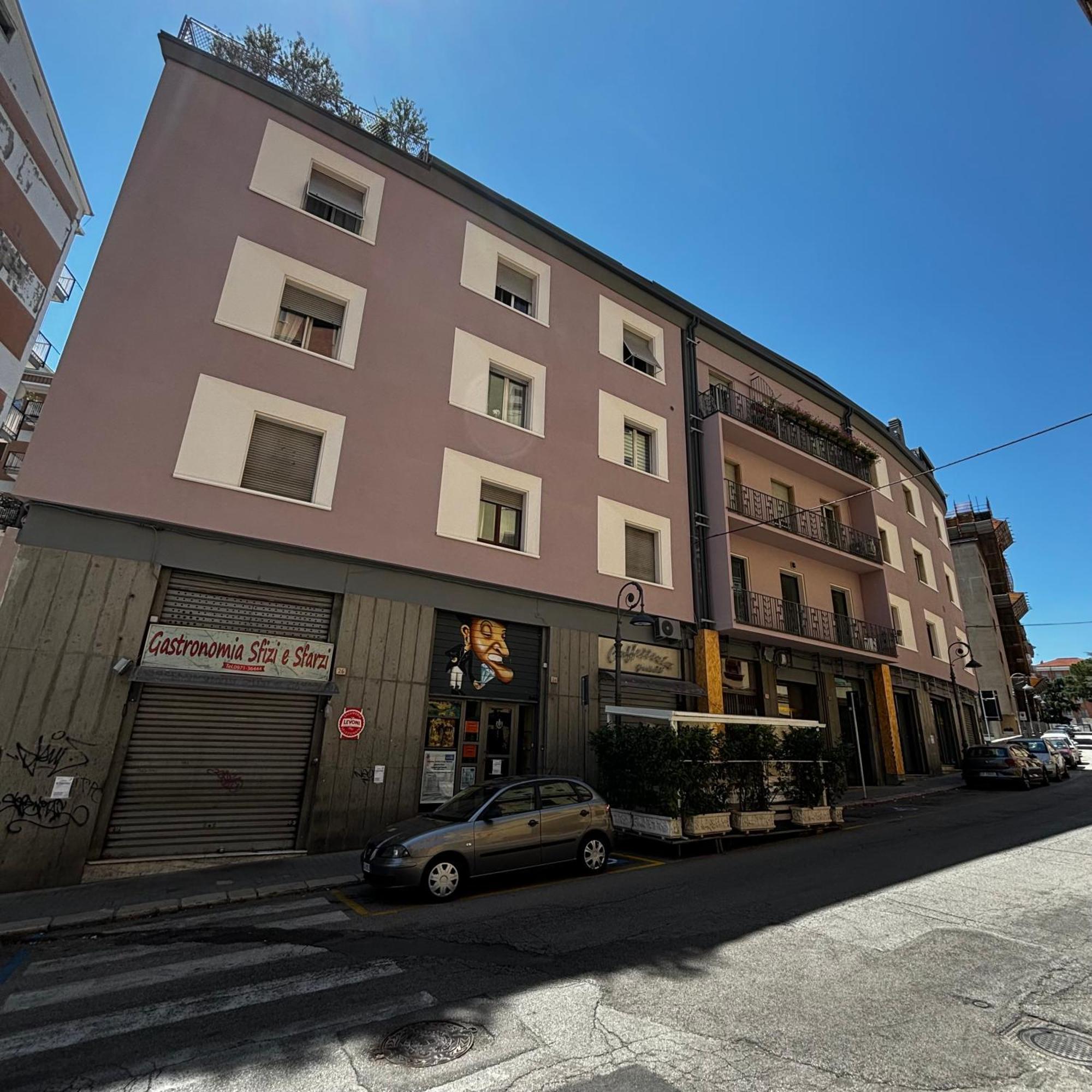 Room & Parking In Centro Citta Con Parcheggio Privato E Wifi 포텐자 외부 사진